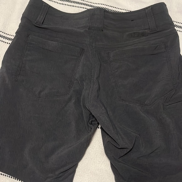 Like new Kuhl shorts - Picture 3 of 4